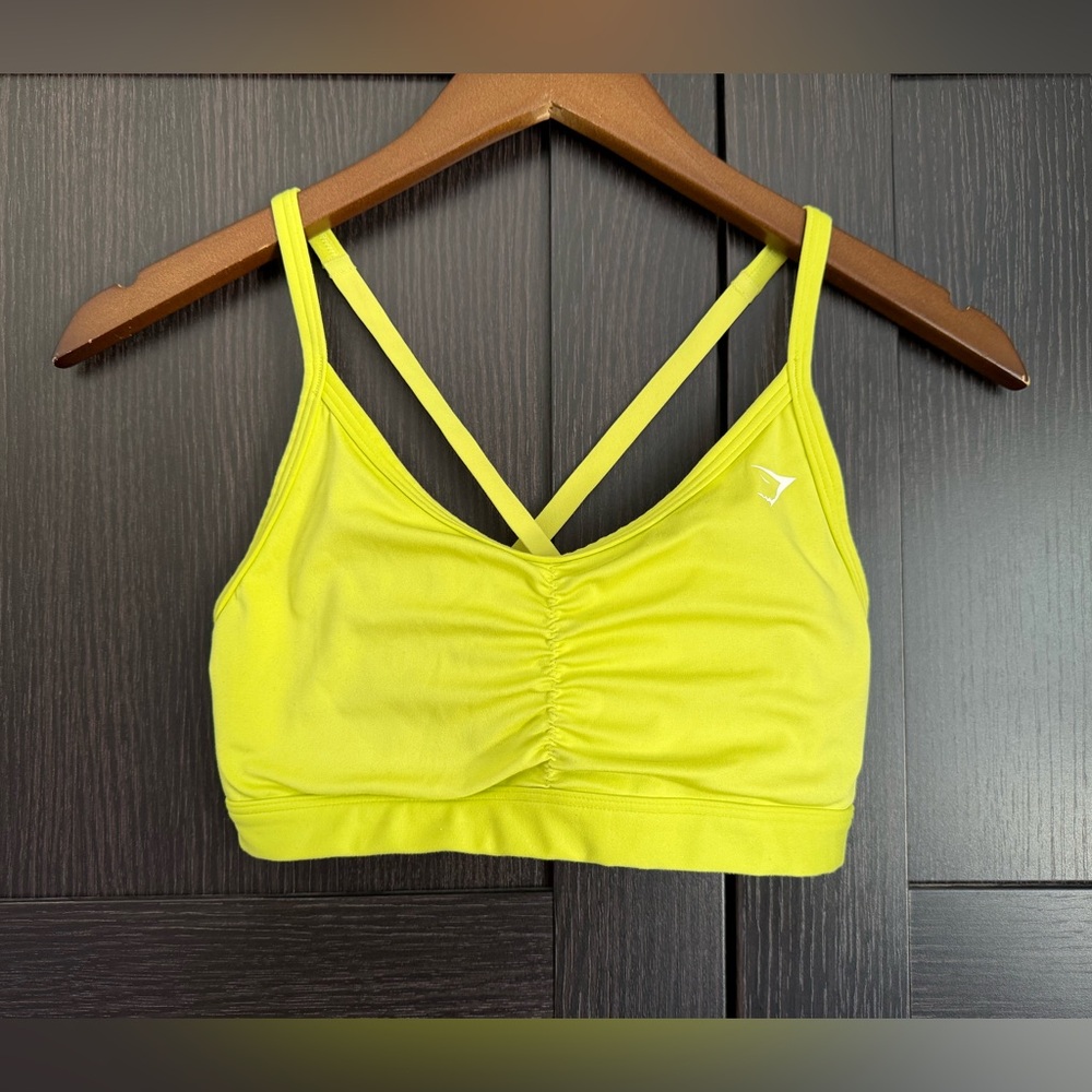 Gymshark - Ruched Training Sports Bra in Neon Yellow